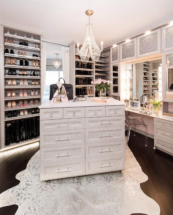 What a perfect closet looks like | 15 Beautiful walk in closet ideas - Style House Interiors What a perfect closet looks like | 15 Beautiful walk in closet ideas - Style House Interiors